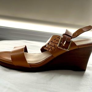 Cole Haan Wedge size 6.5